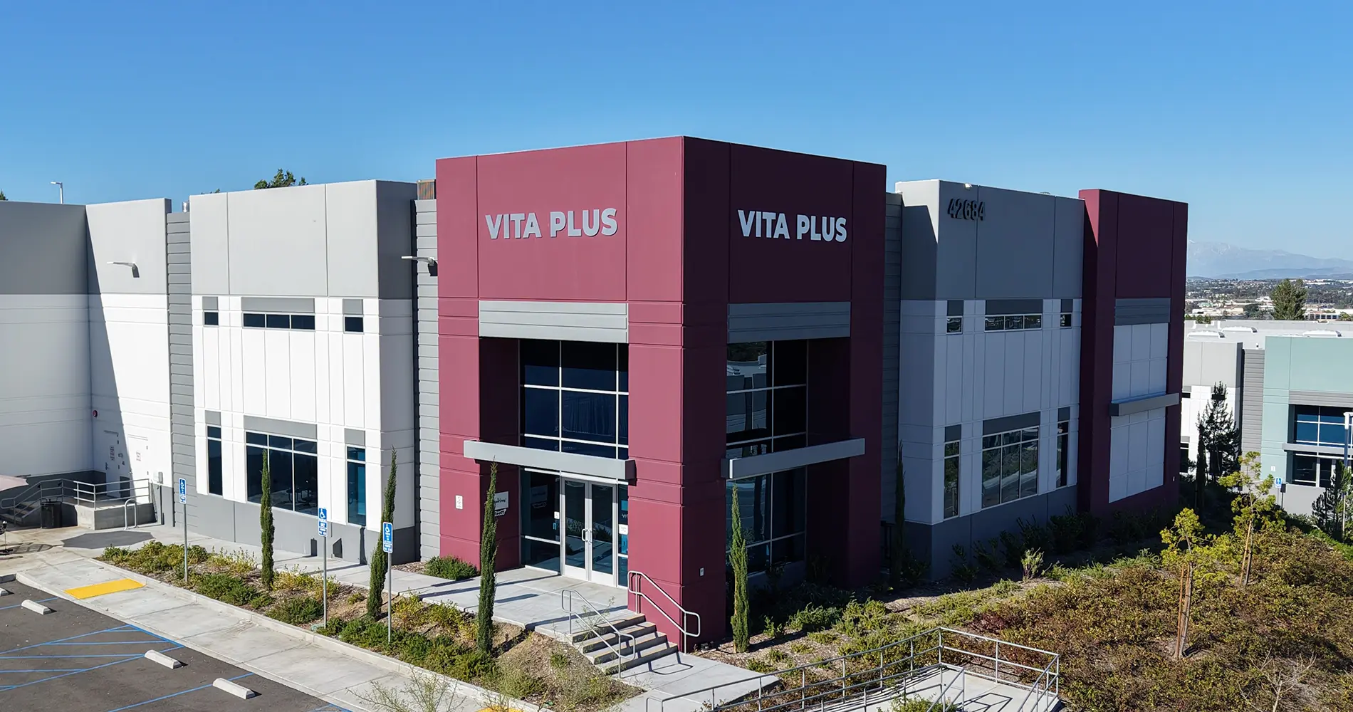 global dietary supplement contract manufacturer banner