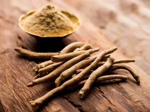 raw ashwagandha roots and extract powder